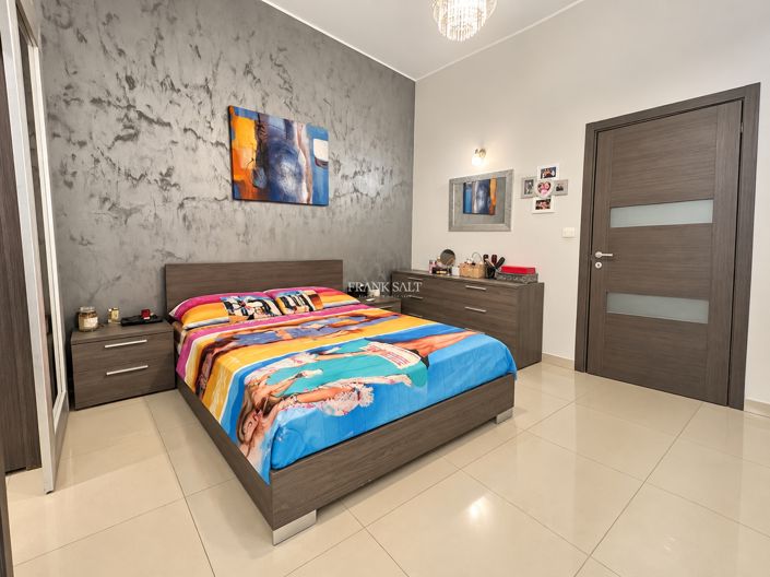 Image No.9-3 Bed Property for sale
