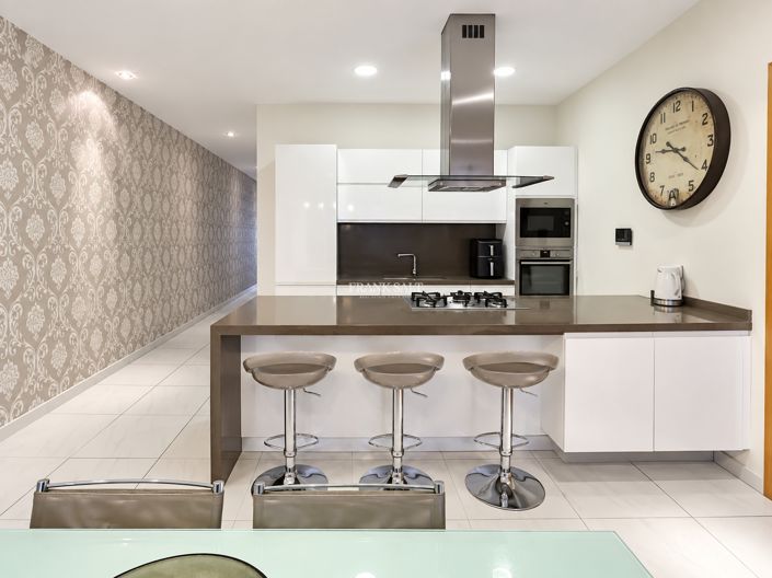 Image No.2-3 Bed Property for sale