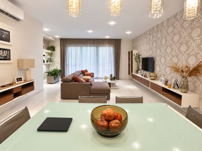 Image No.4-3 Bed Property for sale