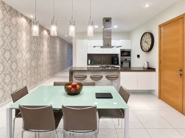 Image No.5-3 Bed Property for sale