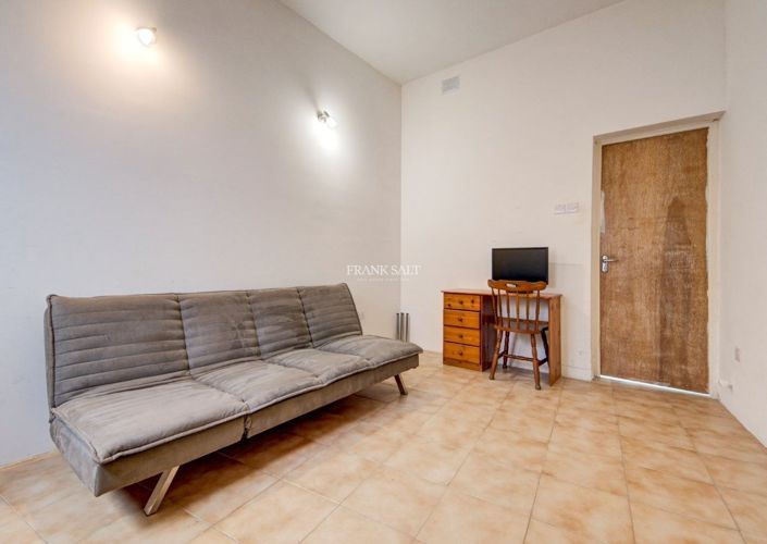 Image No.12-3 Bed Property for sale