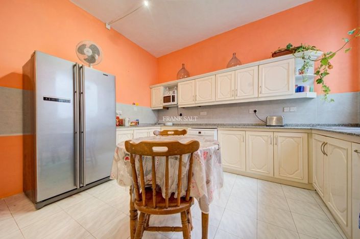 Image No.15-3 Bed Property for sale