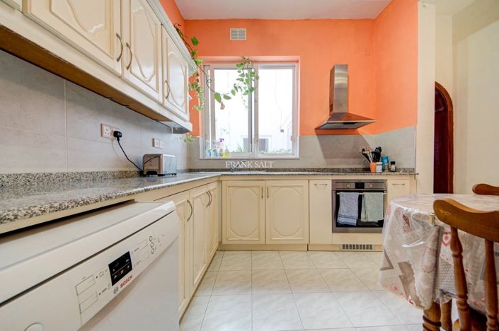 Image No.17-3 Bed Property for sale
