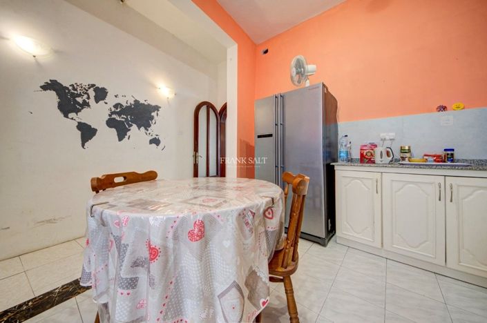 Image No.18-3 Bed Property for sale