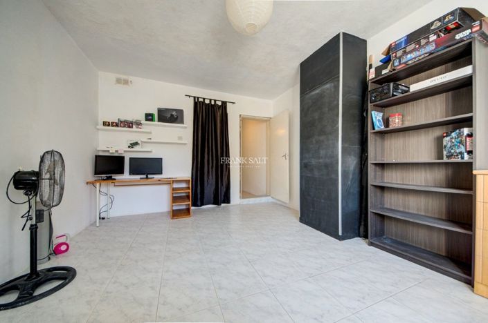 Image No.23-3 Bed Property for sale