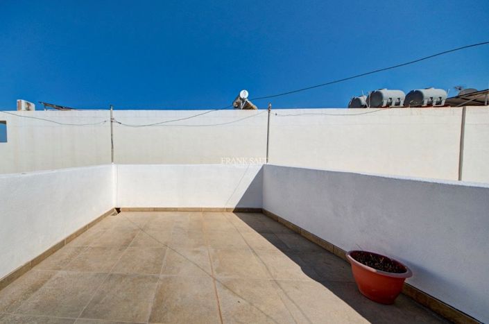 Image No.30-3 Bed Property for sale