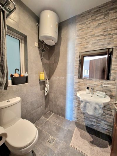 Image No.9-2 Bed Property for sale