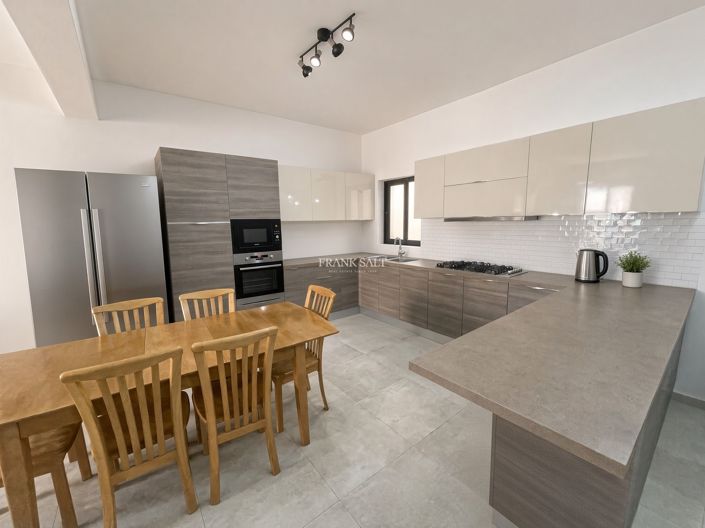 Image No.2-3 Bed Property for sale
