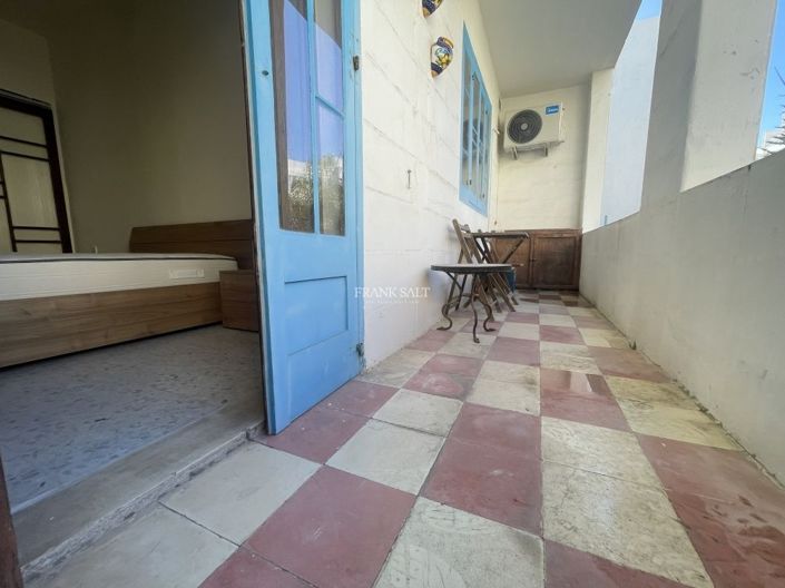 Image No.10-3 Bed Property for sale