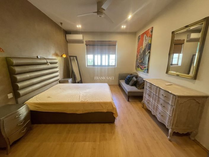 Image No.9-3 Bed Property for sale