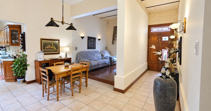 Image No.4-3 Bed Property for sale