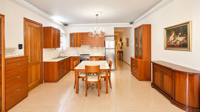 Image No.2-3 Bed Property for sale