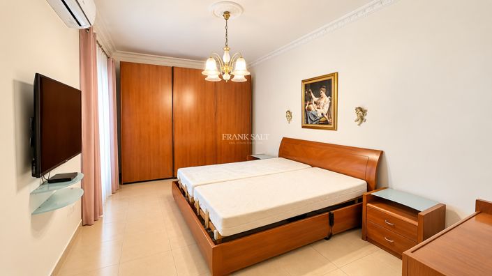 Image No.4-3 Bed Property for sale