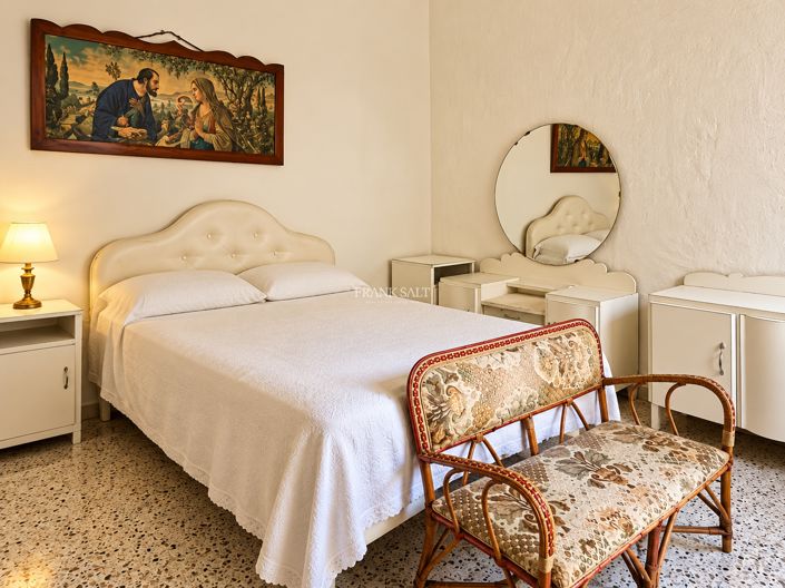 Image No.4-2 Bed Property for sale