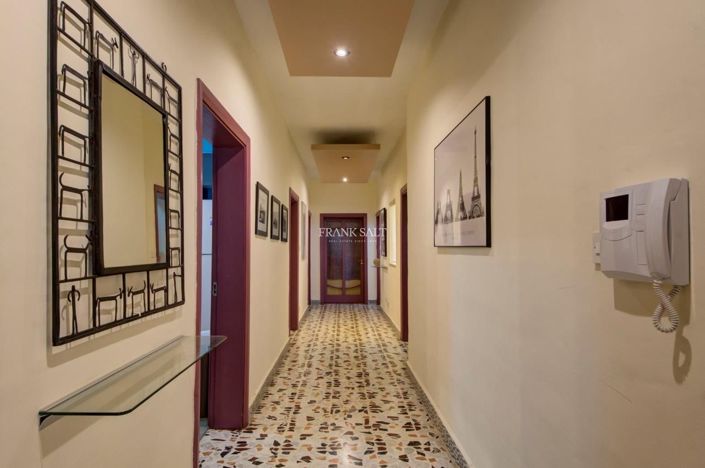 Image No.6-3 Bed Property for sale