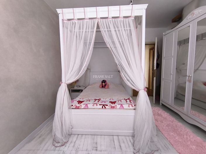 Image No.9-Propriété de 3 chambres à vendre