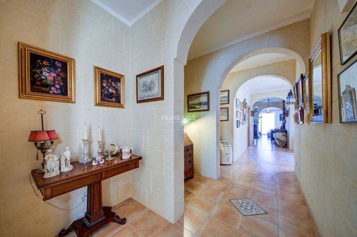 Image No.25-3 Bed Property for sale