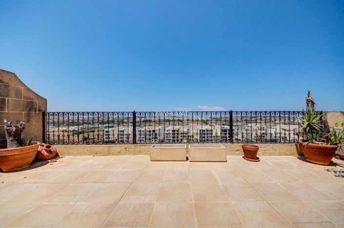 Image No.4-3 Bed Property for sale