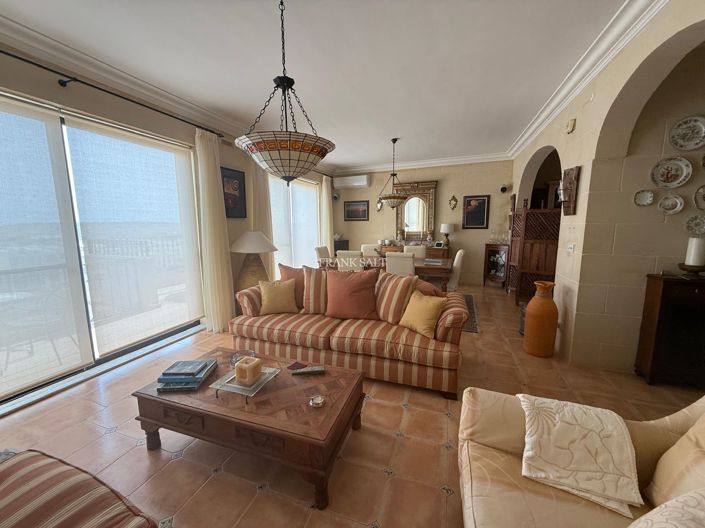 Image No.33-3 Bed Property for sale