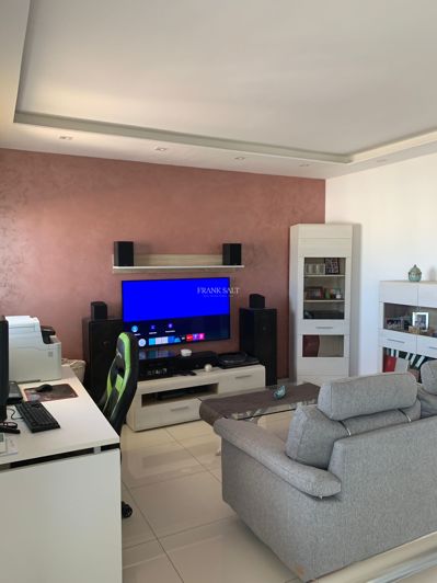 Image No.12-3 Bed Property for sale