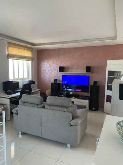 Image No.5-3 Bed Property for sale