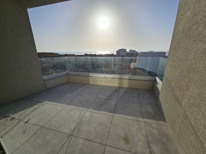 Image No.12-3 Bed Property for sale