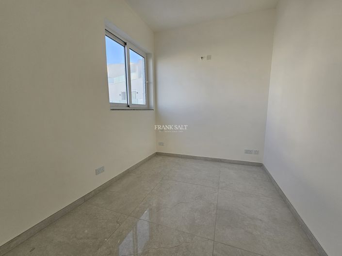 Image No.5-3 Bed Property for sale
