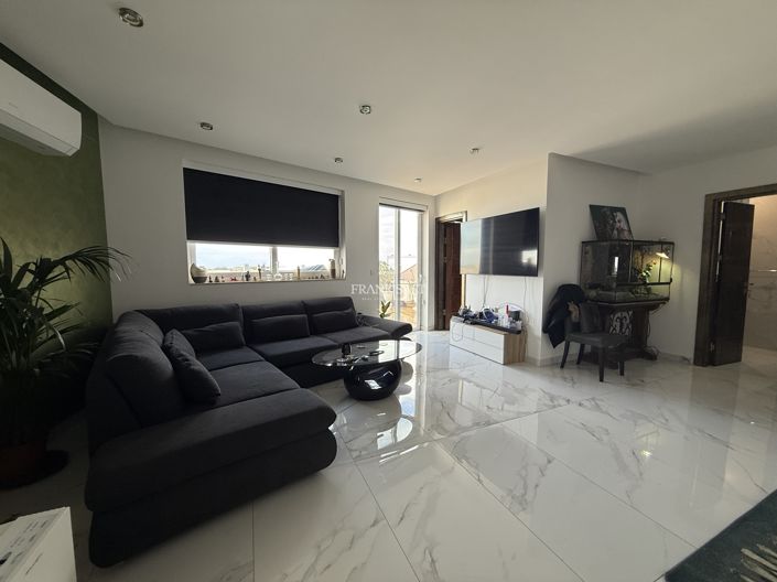 Image No.4-2 Bed Property for sale