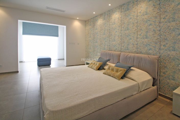 Image No.6-3 Bed Property for sale