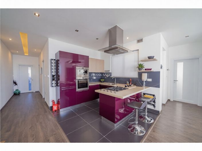 Image No.3-3 Bed Property for sale