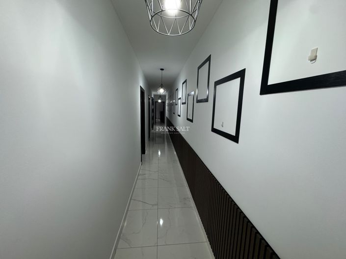 Image No.3-3 Bed Property for sale