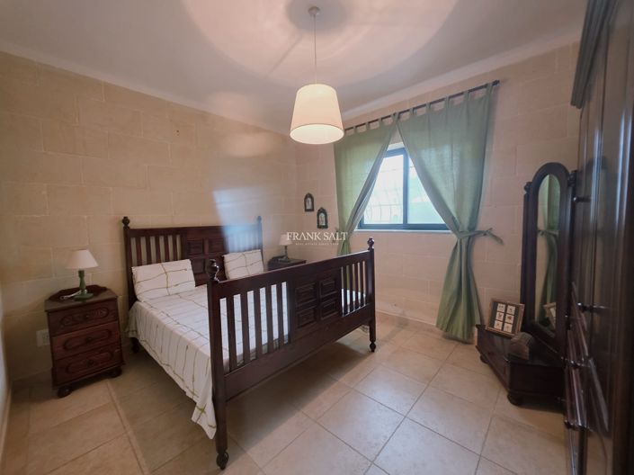 Image No.7-2 Bed Property for sale