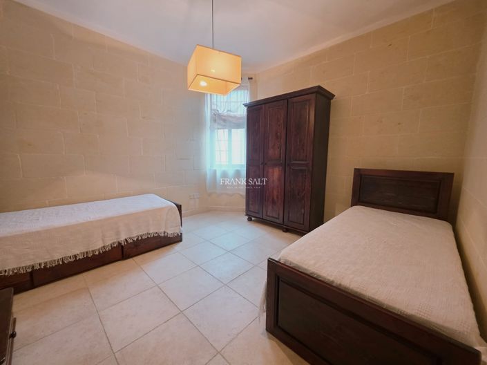 Image No.8-2 Bed Property for sale