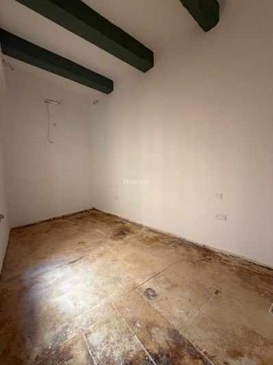 Image No.4-2 Bed Property for sale