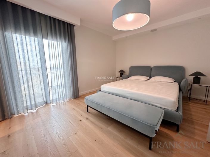 Image No.14-4 Bed Property for sale