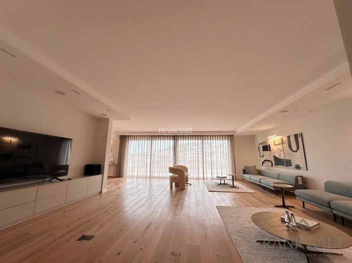 Image No.9-4 Bed Property for sale