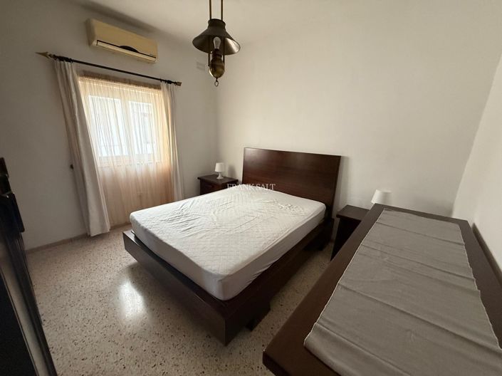 Image No.3-2 Bed Property for sale