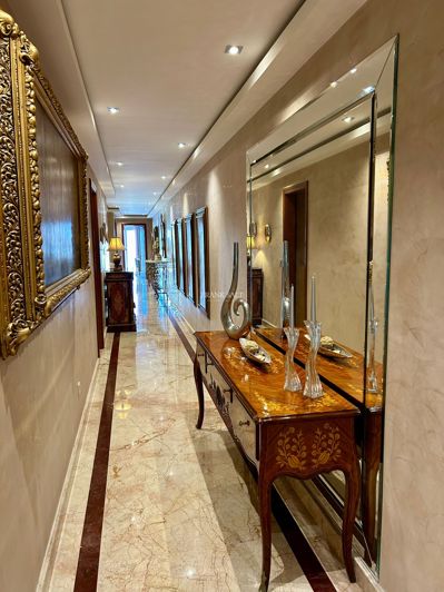 Image No.6-5 Bed Property for sale