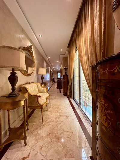 Image No.7-5 Bed Property for sale