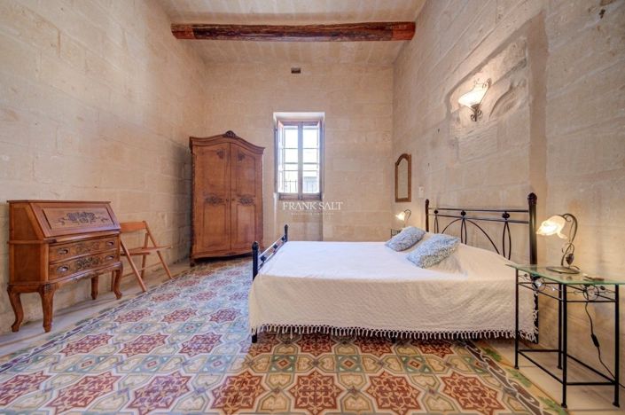 Image No.16-3 Bed Property for sale