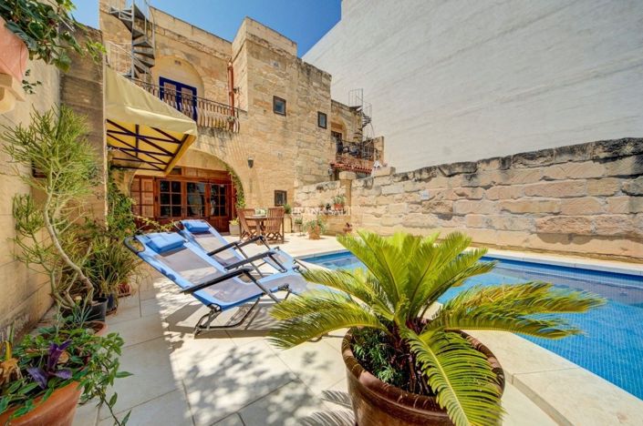 Image No.3-3 Bed Property for sale
