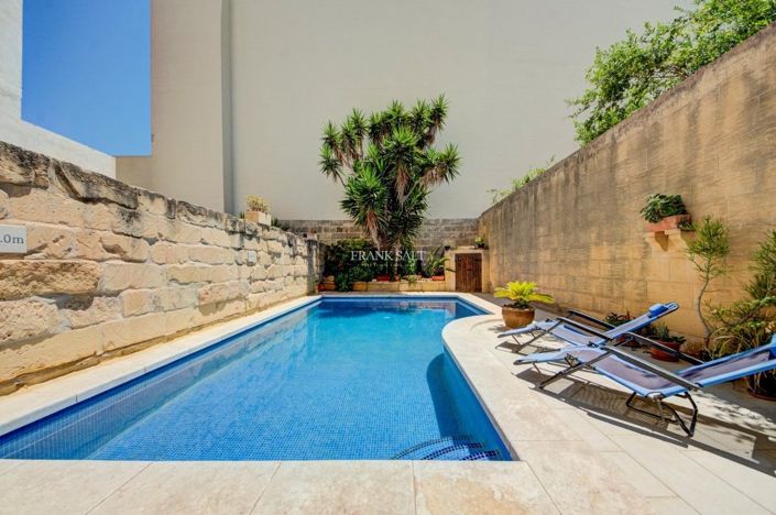 Image No.5-3 Bed Property for sale