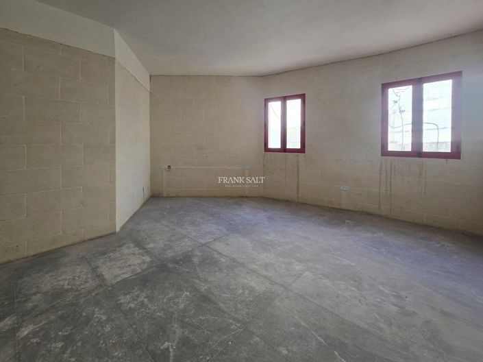 Image No.6-3 Bed Property for sale