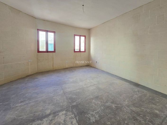 Image No.7-3 Bed Property for sale