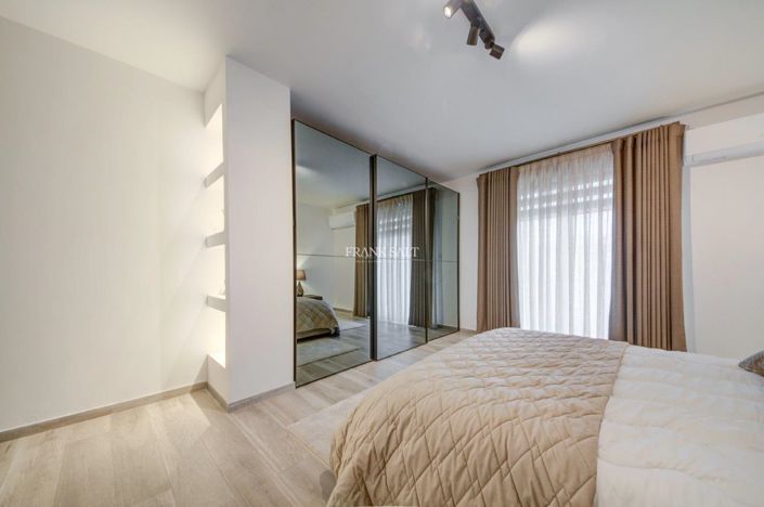 Image No.15-3 Bed Property for sale