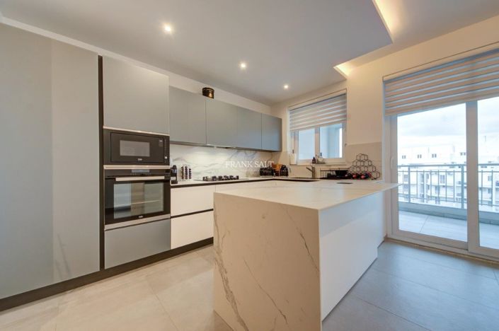 Image No.6-3 Bed Property for sale