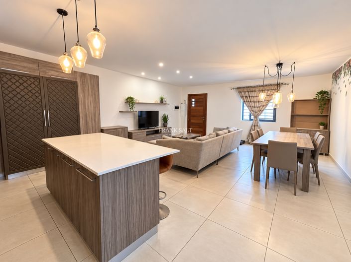 Image No.2-3 Bed Property for sale