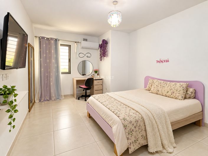 Image No.4-3 Bed Property for sale