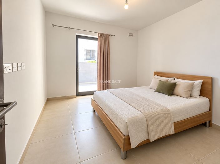 Image No.5-3 Bed Property for sale