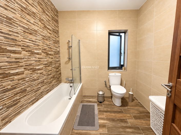 Image No.8-3 Bed Property for sale